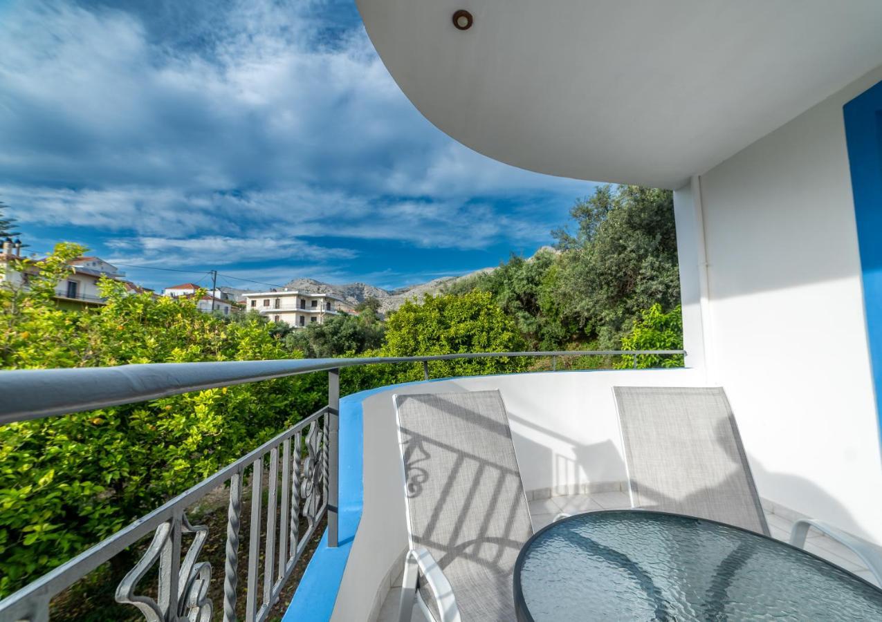 Azzurro Hotell Paleros Exteriör bild