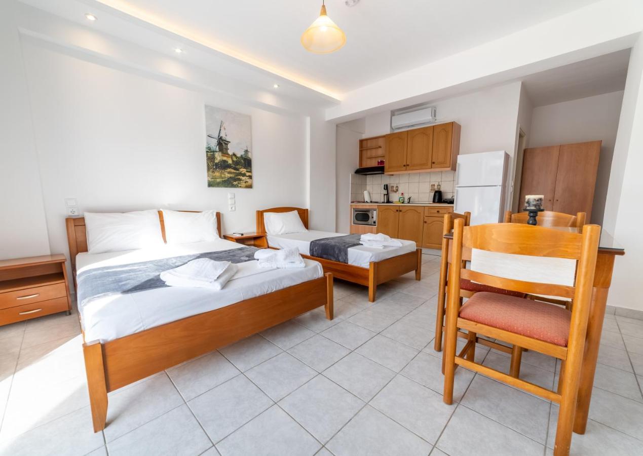 Azzurro Hotell Paleros Exteriör bild