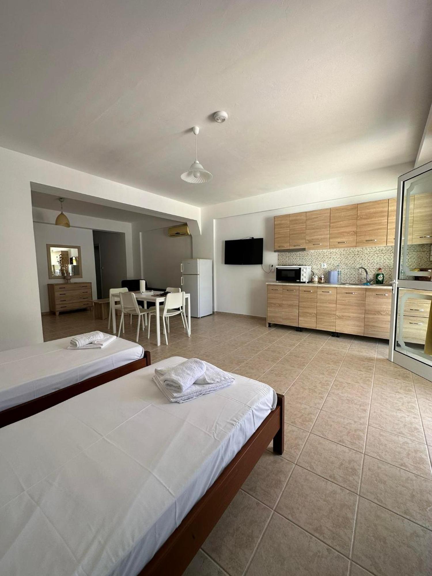 Azzurro Hotell Paleros Exteriör bild