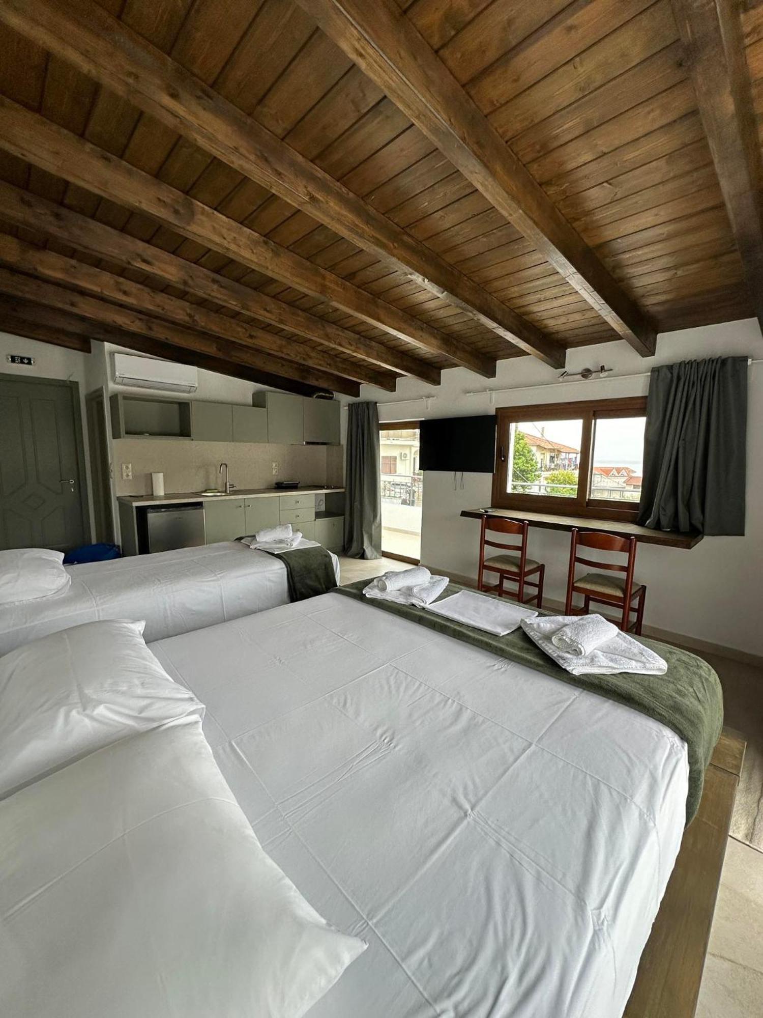 Azzurro Hotell Paleros Exteriör bild