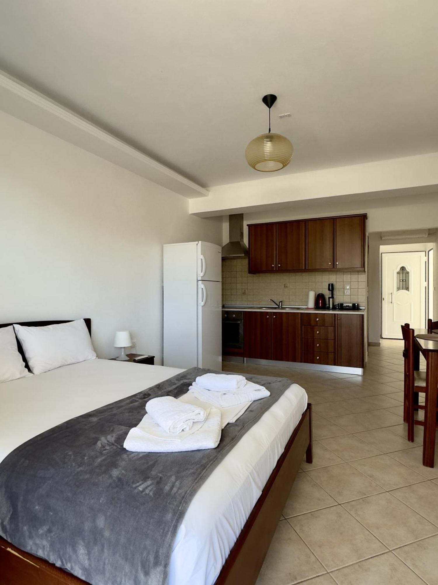 Azzurro Hotell Paleros Exteriör bild